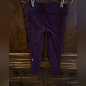 Ivivva size 8 excellent condition leggings dark purple